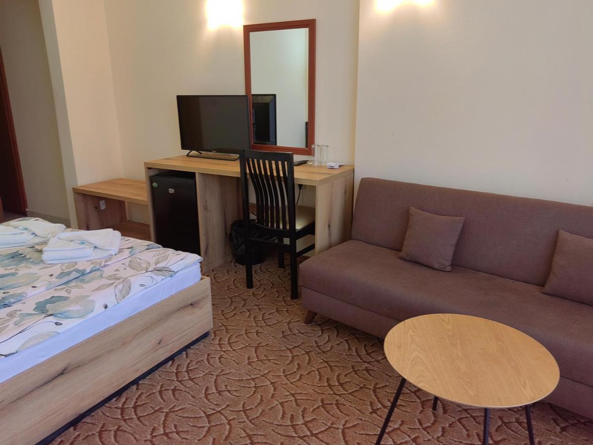 Family Hotel Diana 茨雷沃 外观 照片